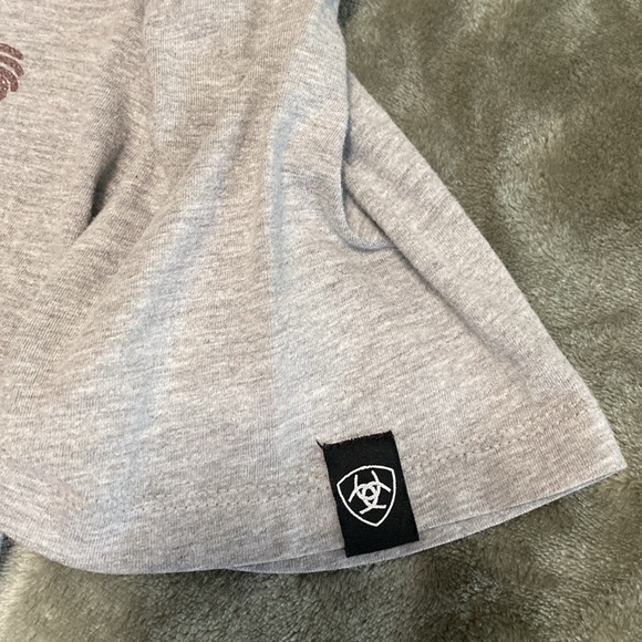 Ariat Gray Graphic T-Shirt - Picture 2 of 4